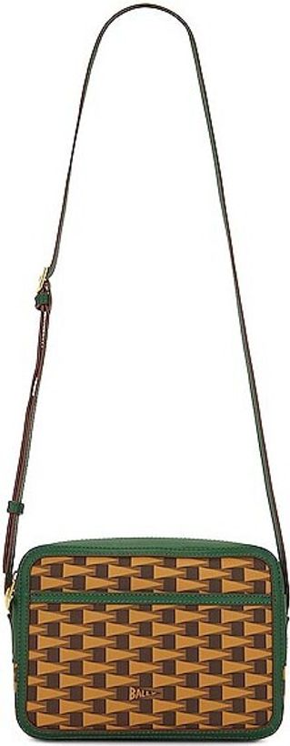 Pennant Day Out Crossbody Bag in Green_2
