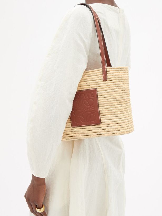 Anagram-logo leather-trim raffia basket bag_2