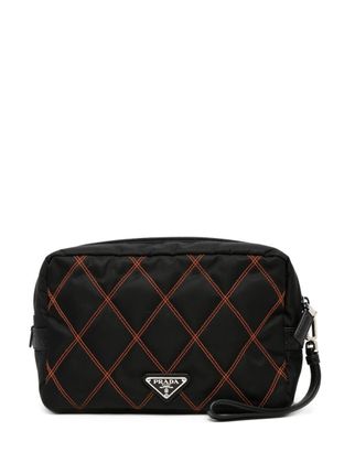 pre-owned diamond-quilted logo plaque clutch